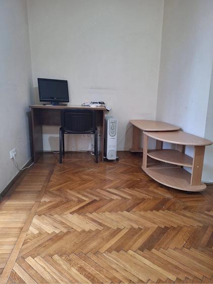 Garsonieră decomandată în Baba Novac