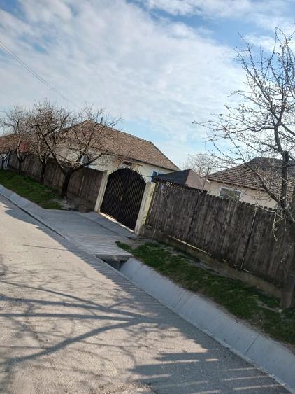 Casă cu Teren 462 Mp în Cetate