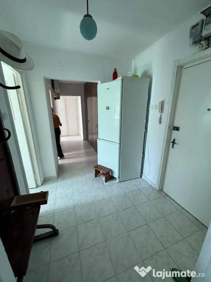 Apartament cu 3 camere decomandat în Tomis Nord