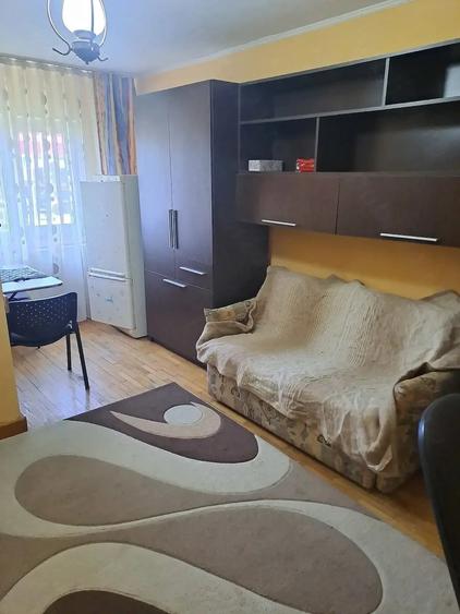 Inchiriez garsoniera in Oradea Str. Lapusului 13, parter - 3