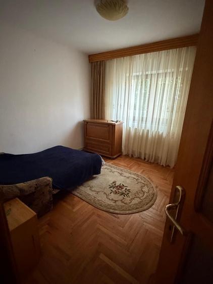 Apartament cu 4 camere decomandat în Burdujeni