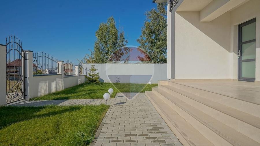 Casă individuală cu 5 camere cu Teren 400 Mp în Bunloc