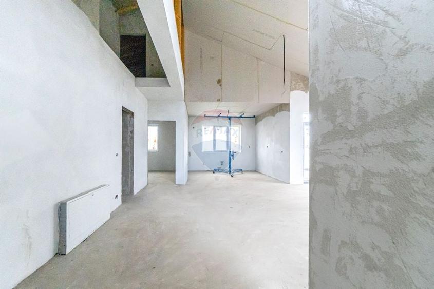 Casă individuală cu 5 camere cu Teren 800 Mp în Hărman