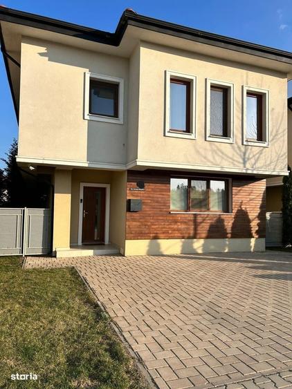 Casă cu 4 camere în Central