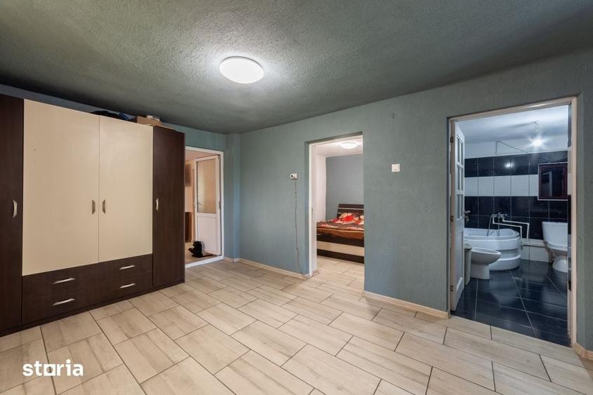 Casă cu 3 camere cu Teren 10341 Mp în Central