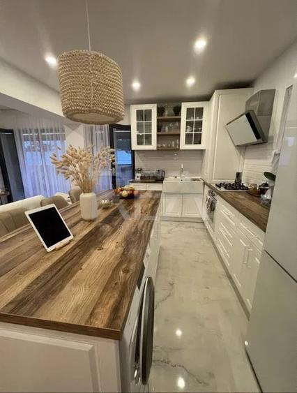 Apartament cu 4 camere decomandat în Iancu Nicolae