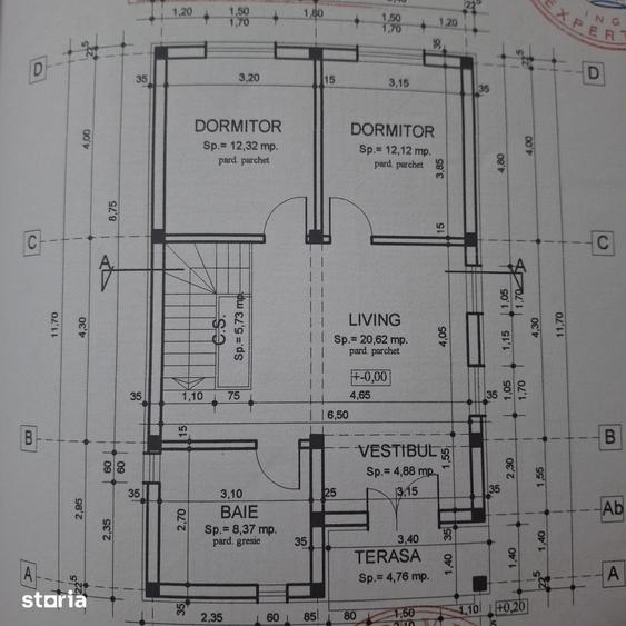 Casă cu 4 camere cu Teren 1800 Mp în Central