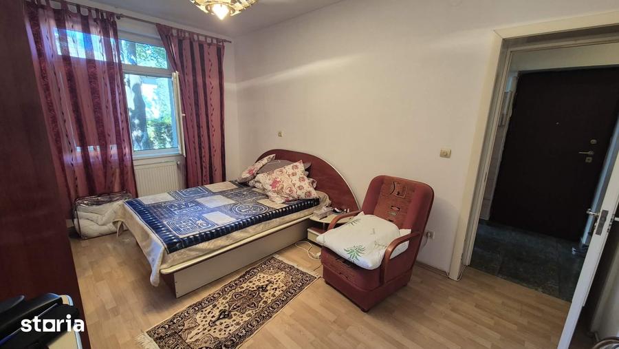 Apartament cu 2 camere decomandat în Titan