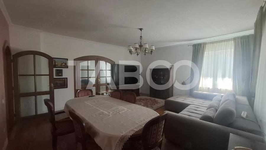Apartament 4 camere 155 mp 2 balcoane garaj inchis Central Sibiu - 1