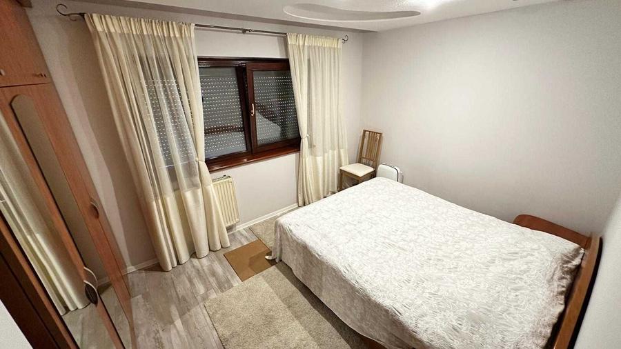 Apartament cu 3 camere decomandat, mobilat în Dâmbovița