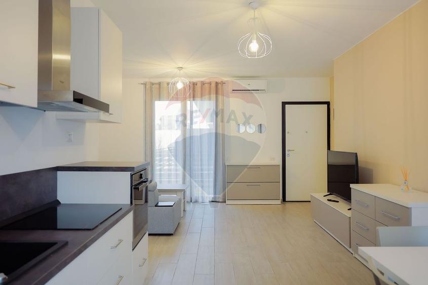 Apartament cu 3 camere decomandat, mobilat în Ultracentral