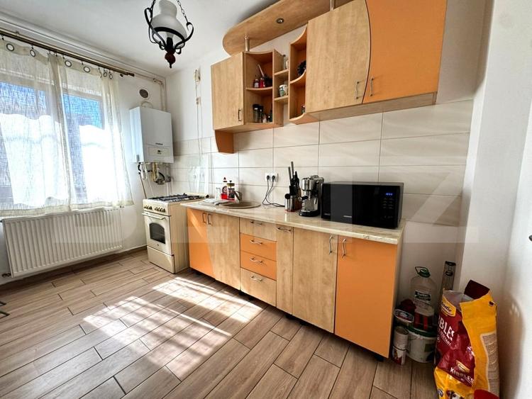 Apartament cu 2 camere decomandat, mobilat în Tractorul