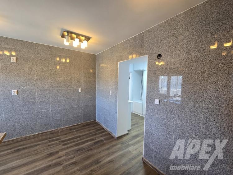 Apartament cu 2 camere semidecomandat, mobilat în Decebal
