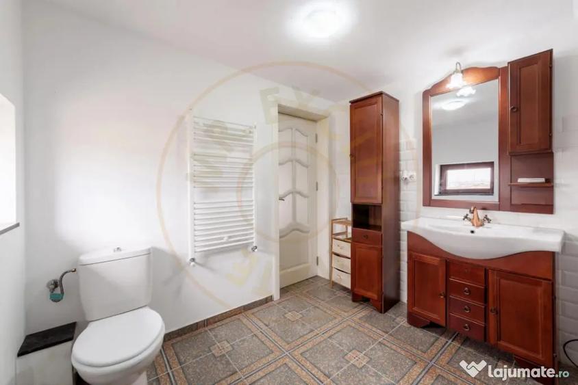 Casă cu 3 camere cu Teren 477 Mp în Bradu