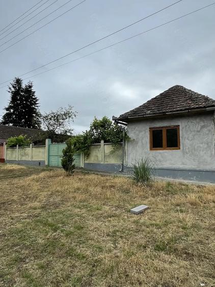 Casă cu Teren 1411 Mp în Măderat