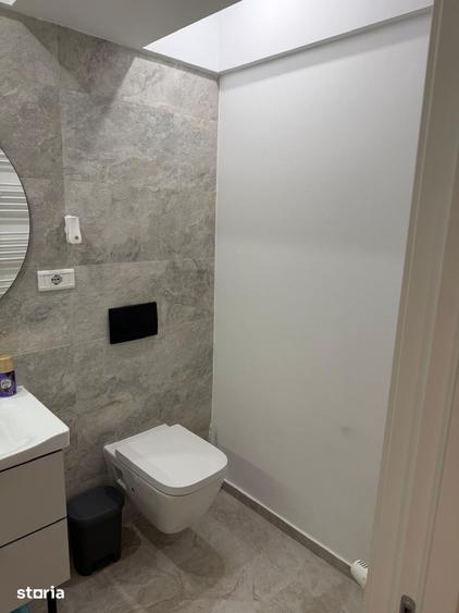 Apartament cu 3 camere în Văcăresti