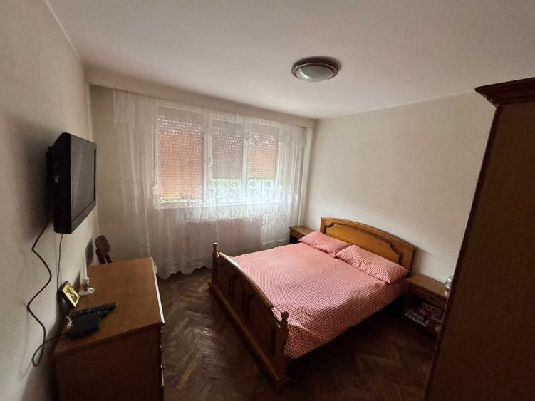 Apartament cu 3 camere semidecomandat în Țiglina 1