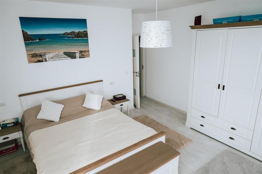 Apartament cu 3 camere decomandat în Capitol
