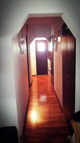 Apartament cu 3 camere semidecomandat în Micro 3