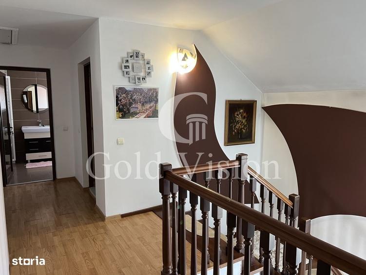 Casă cu 4 camere cu Teren 2000 Mp în Central