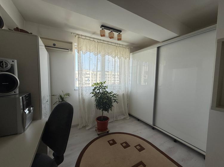 Apartament cu 4 camere semidecomandat, mobilat în Brâncoveanu