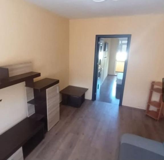 Apartament cu 2 camere semidecomandat în Tomis III