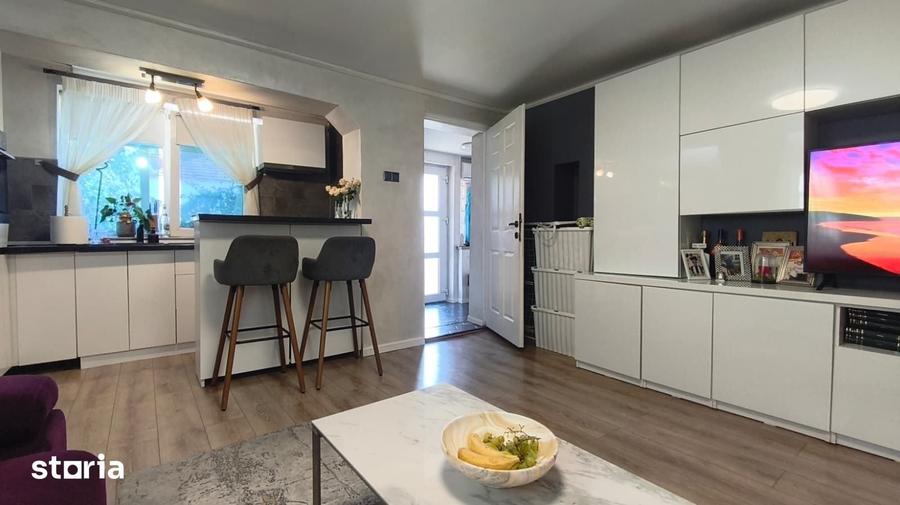 Casă cu 5 camere cu Teren 948 Mp în Central