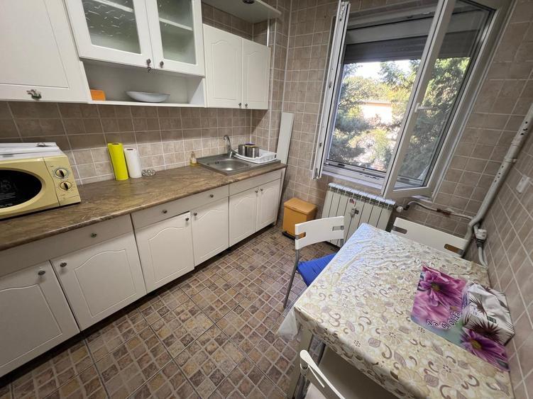 Apartament cu 2 camere semidecomandat în Olteniței