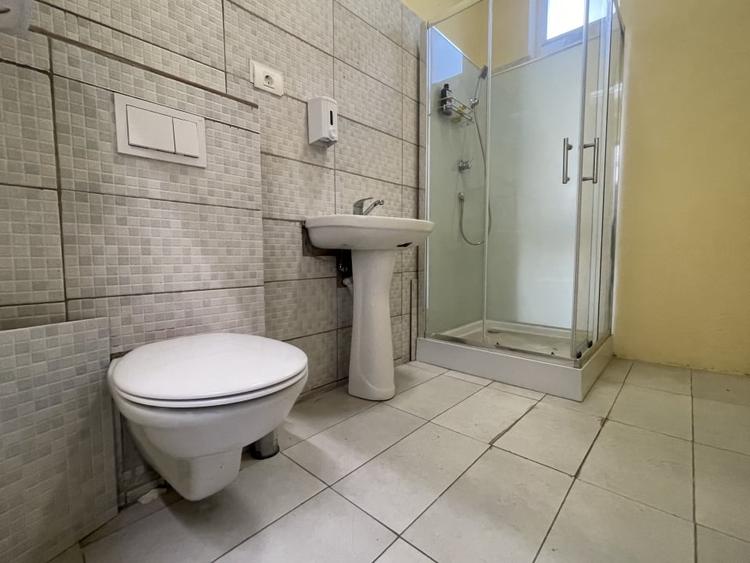 Spațiu comercial, de 151 mp, în Dumbrăvița