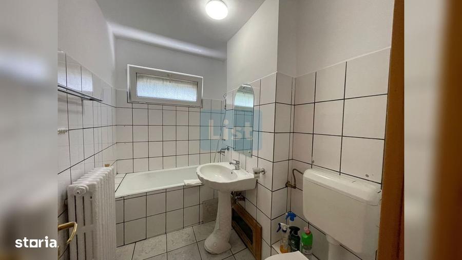 Apartament cu 3 camere semidecomandat în Micro III