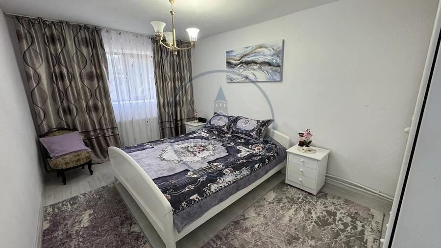 Casă cu 3 camere cu Teren 2678 Mp în Central