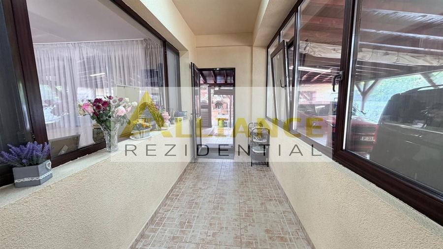 Casă individuală cu 5 camere cu Canalizare în Berceni