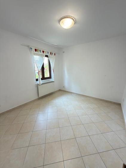Casă individuală cu 5 camere cu Canalizare în Iancului