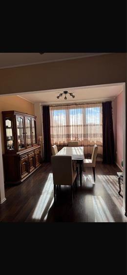 Apartament cu 4 camere decomandat în Paleu