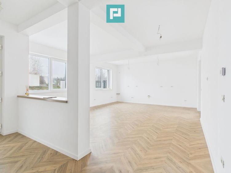 Duplex cu 5 camere cu Canalizare în Dumbrăvița