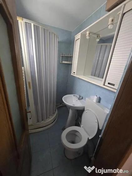 Apartament cu 3 camere in roman - 1