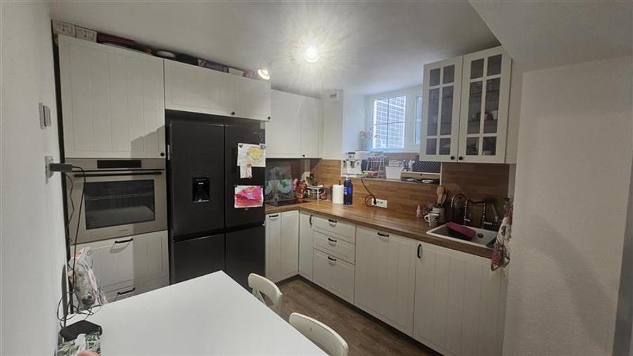 Apartament cu 6 camere decomandat, mobilat în Central