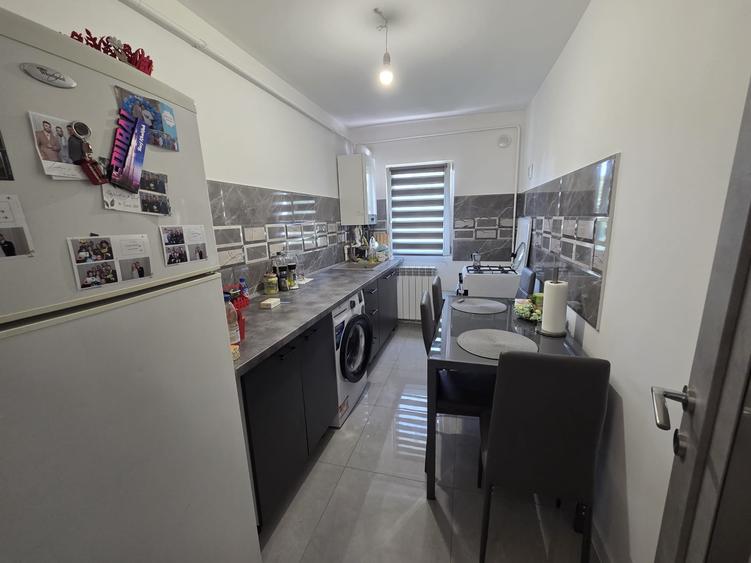 Apartament cu 2 camere decomandat în Nicolina