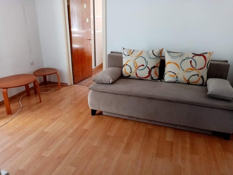 Apartament cu 2 camere semidecomandat, mobilat în Berceni