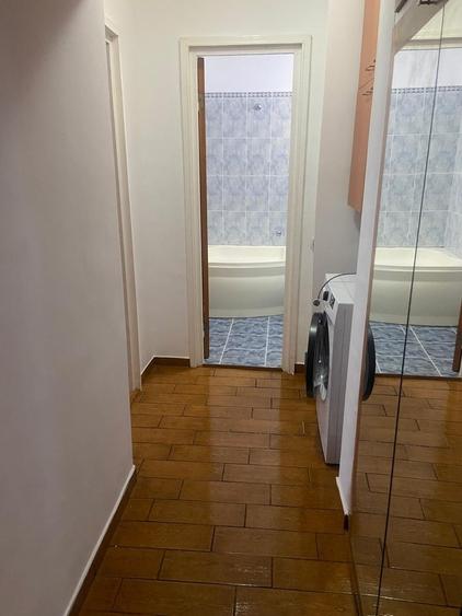 Apartament cu 3 camere decomandat în Drumul Taberei