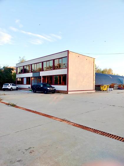 Spațiu industrial, de 1,700 mp, în Periferie