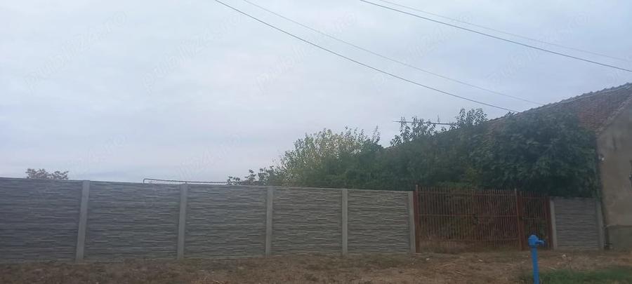 Teren de 7700 mp, în Darova