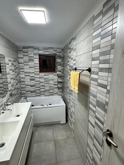 Apartament cu 4 camere decomandat, mobilat în Sebastian