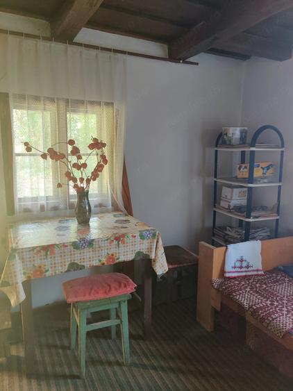 Casă cu 2 camere cu Teren 1500 Mp în Valea