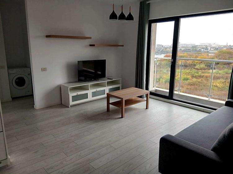 Apartament cu 2 camere semidecomandat în Fundeni