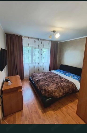 Apartament cu 3 camere decomandat în Micro 16