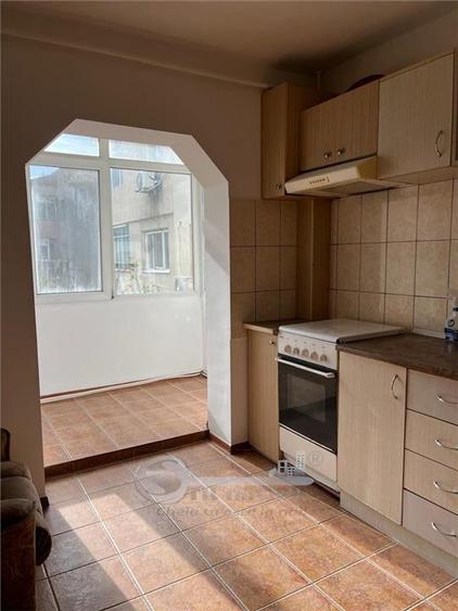 Apartament cu 3 camere decomandat în Nicolina