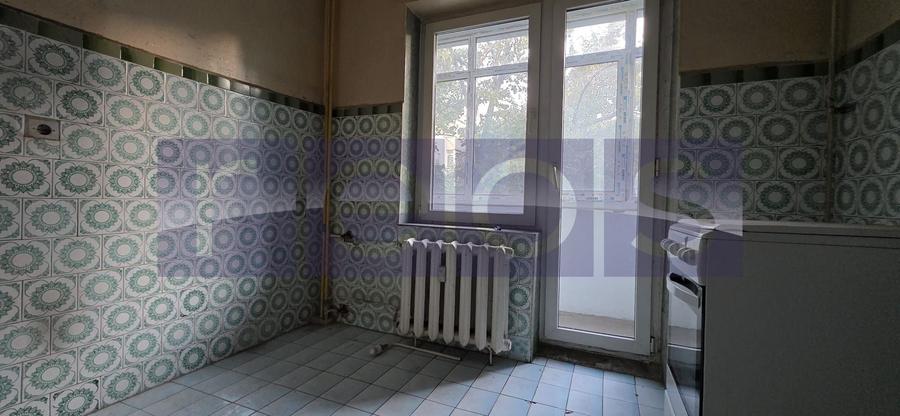 Apartament cu 3 camere decomandat în Dristor