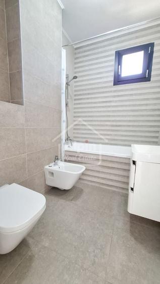 Apartament cu 3 camere decomandat, mobilat în Blumăna