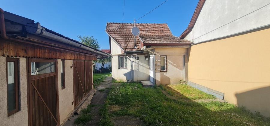 Casă individuală cu 2 camere cu Canalizare în Ultracentral